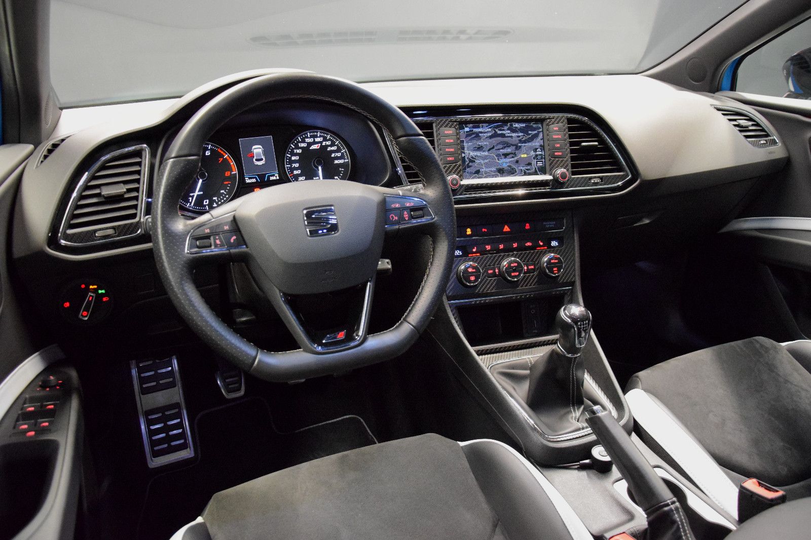 Fahrzeugabbildung SEAT Leon Cupra 290 Dynamic-Paket Sonderlackierung