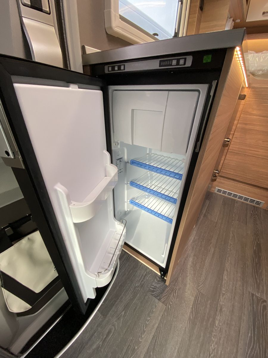 Fahrzeugabbildung Weinsberg X-Cursion Van EDITION PEPPER 500 MQ Easy-Slide