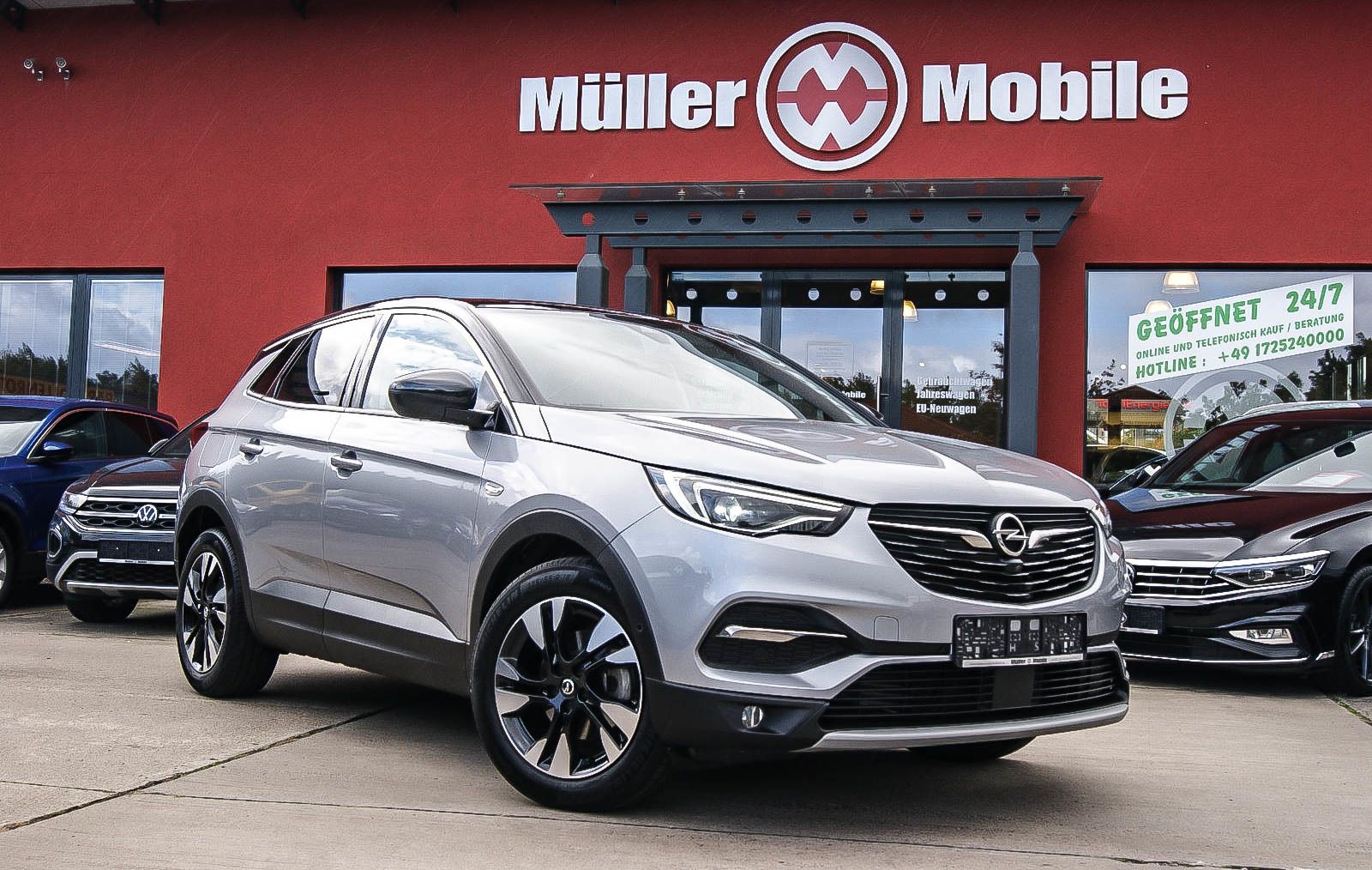 Fahrzeugabbildung Opel Grandland X 1.6 Ultimate Aut. PANORAMA LEDER ACC