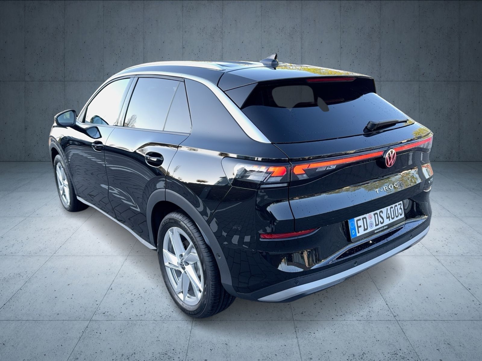 Volkswagen T-Roc Style 1.5 l eTSI AHK/Matrix/Nav/360/IDA/18 imagem 3
