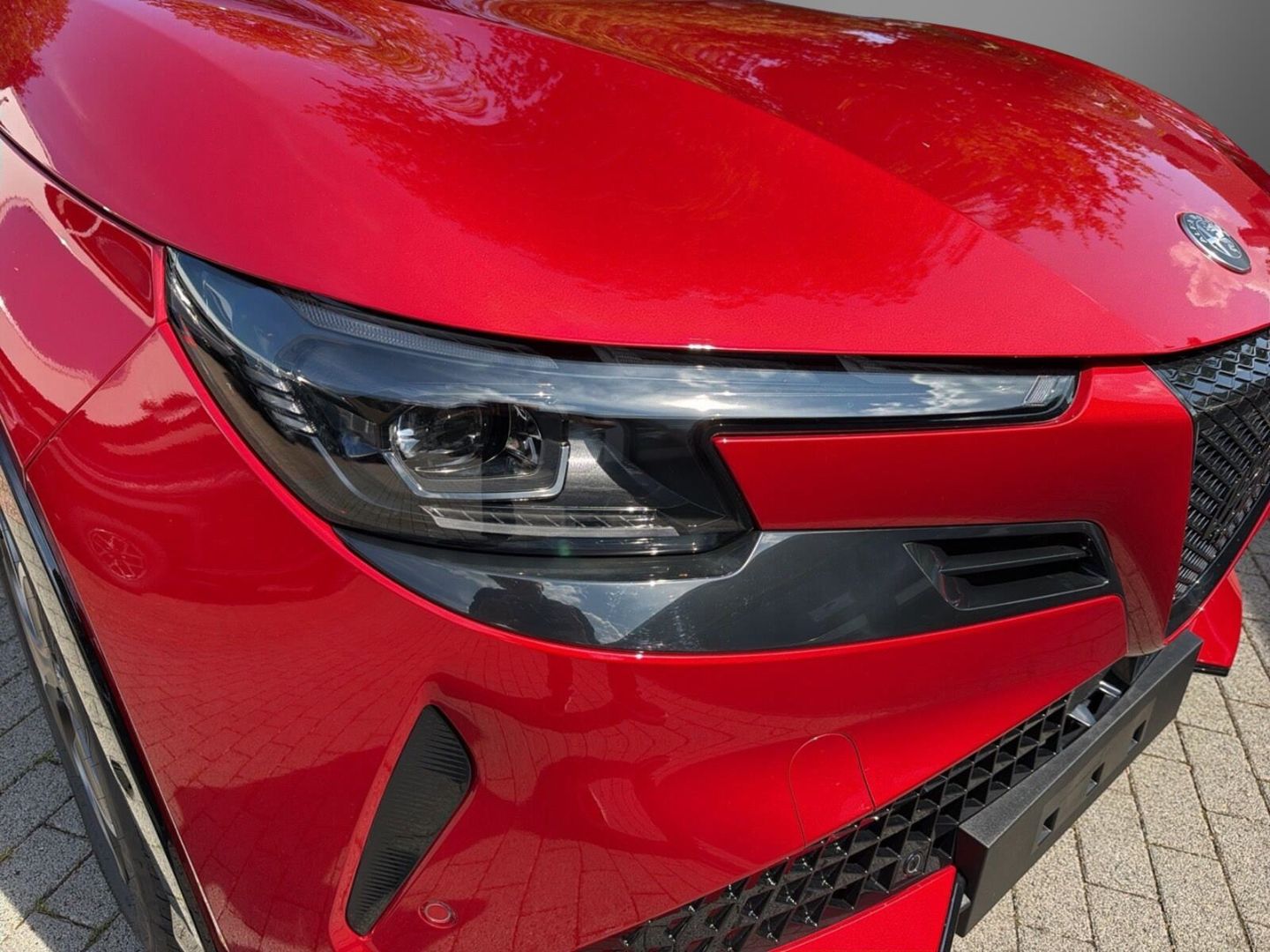 Fahrzeugabbildung Alfa Romeo Junior Ibrida Sport Speciale 1,2 VGT 107kW MY26
