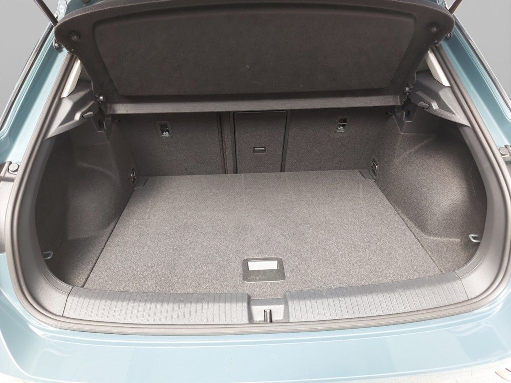 Fahrzeugabbildung Volkswagen T-Roc 1.5 TSI Life AHZV Standheizung