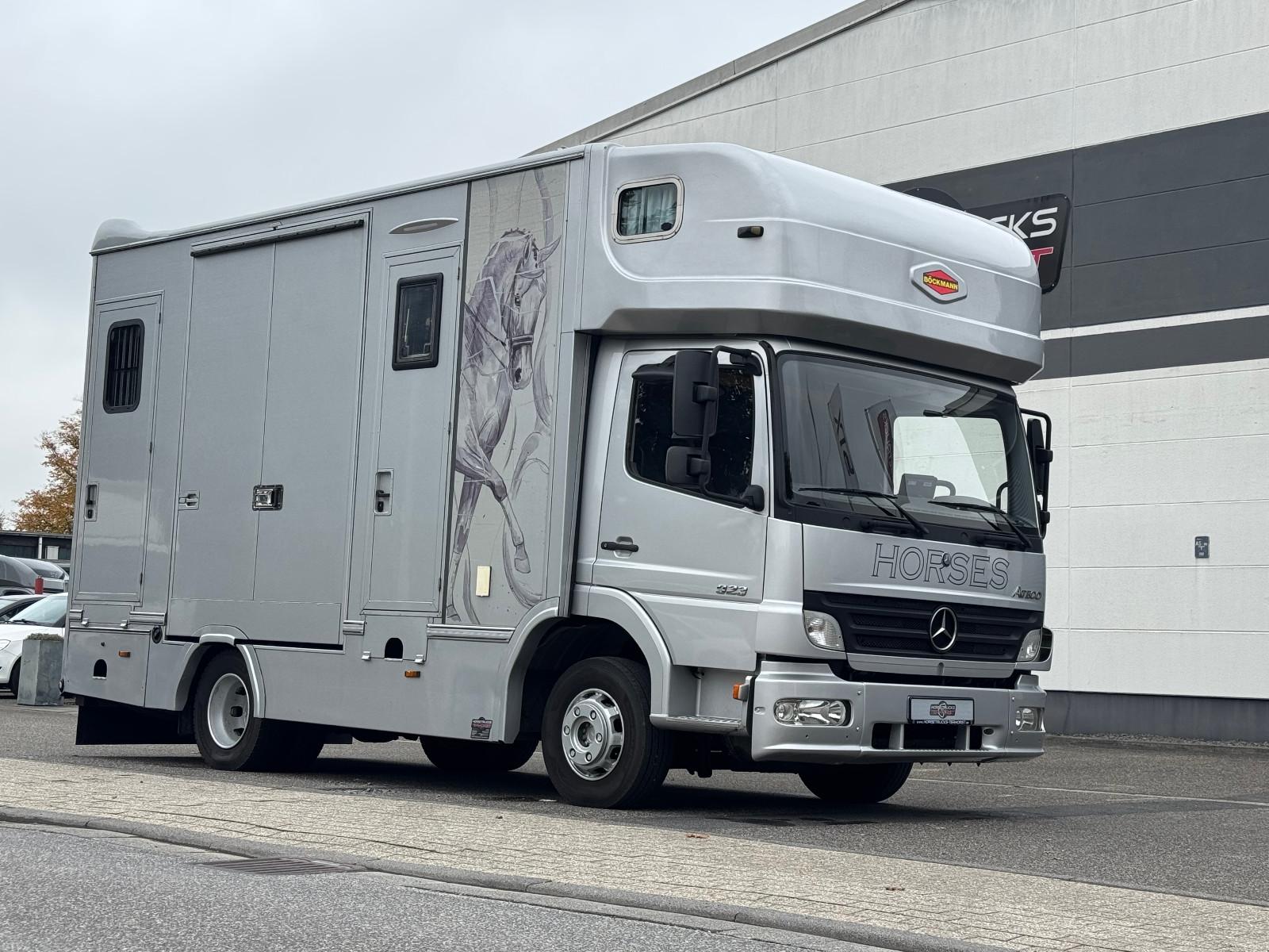 Mercedes-Benz Atego Böckmann Kompakter Pferde-LKW mit Wohnung