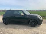 MINI Cooper SE Resolute Editon - Rebel Green -  - MINI Cooper SE: Resolute Editon