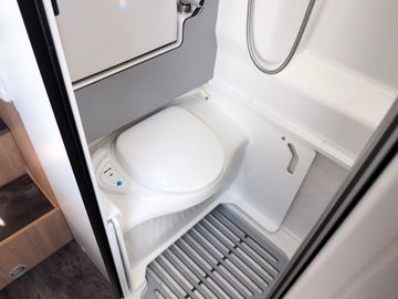 Bild 17 Mooveo Van 60EB,140PS,Dusche,TV,WC,Kamera,Navi, Markise