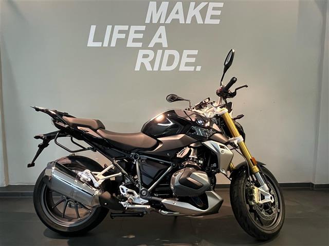 BMW R 1250 R triple black