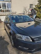 Volkswagen Passat 1.6 TDI - Volkswagen Passat aus 2012 mit Diesel-Antrieb: Limousine