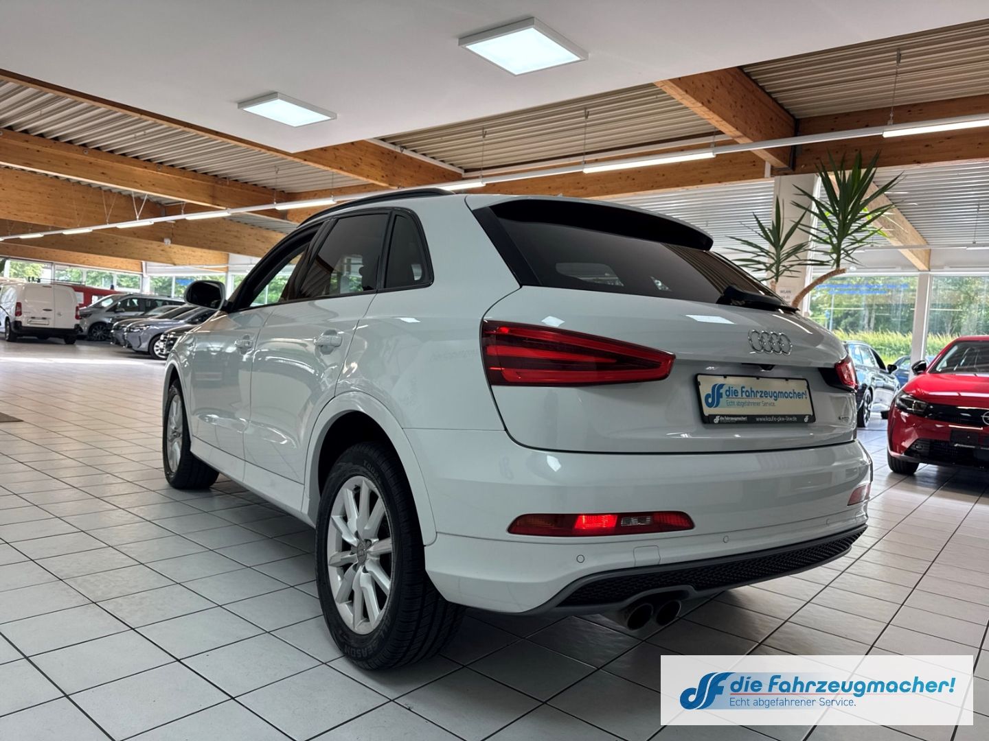 Fahrzeugabbildung Audi Q3 2.0 TDI quattro S line Sportpaket AD El. Pano