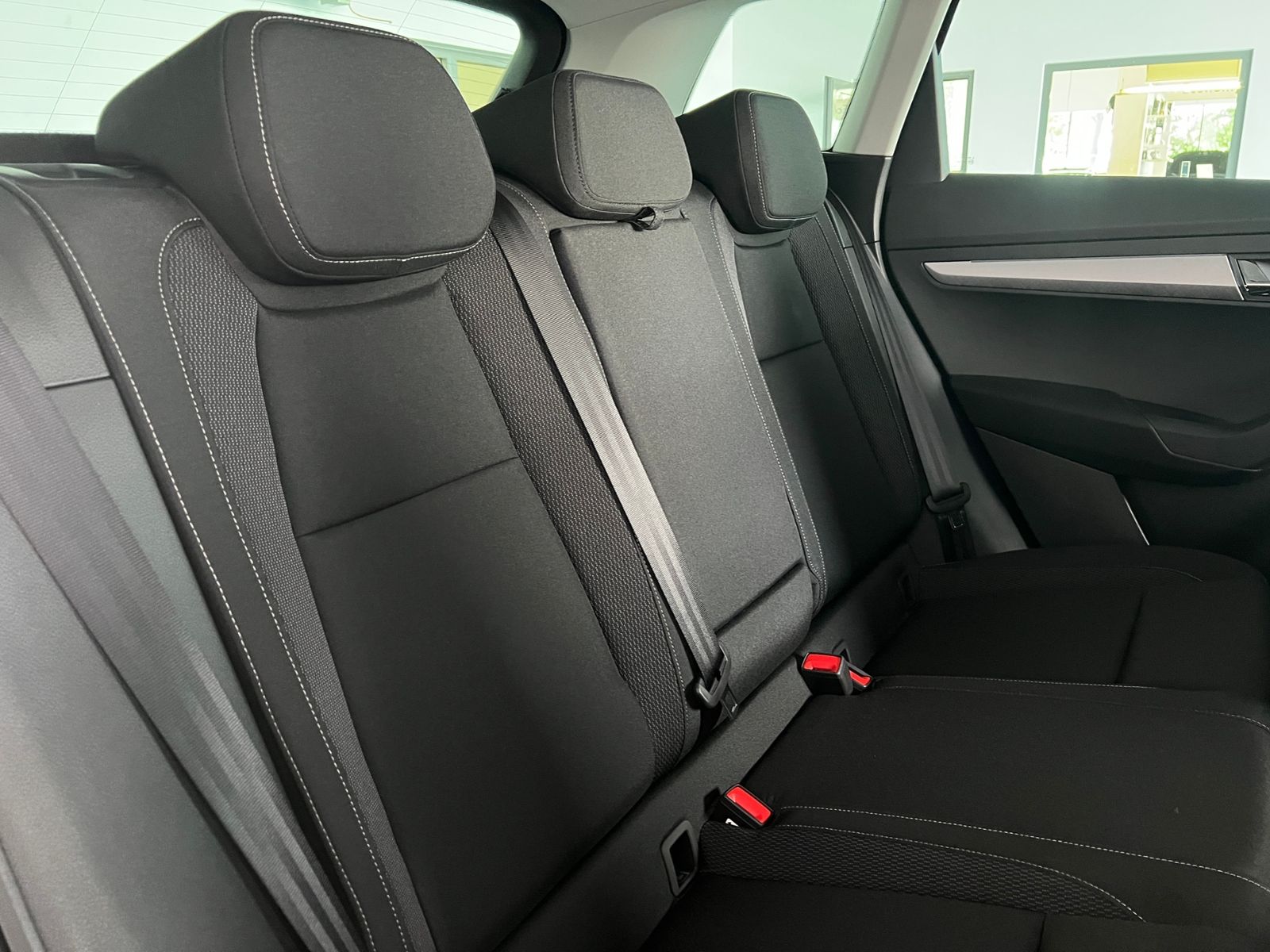 Fahrzeugabbildung SKODA Karoq Tour 1.5 TSI DSG *AHK, Matrix-LED*