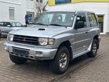 Mitsubishi Pajero 2.5 TD Classic 2500 *KLIMA*AHK*2.HAND* - gebrauchte Mitsubishi Pajero aus dem Jahr 2002