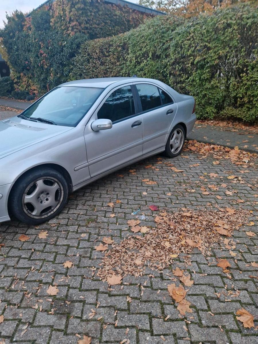 Mercedes-Benz C 200