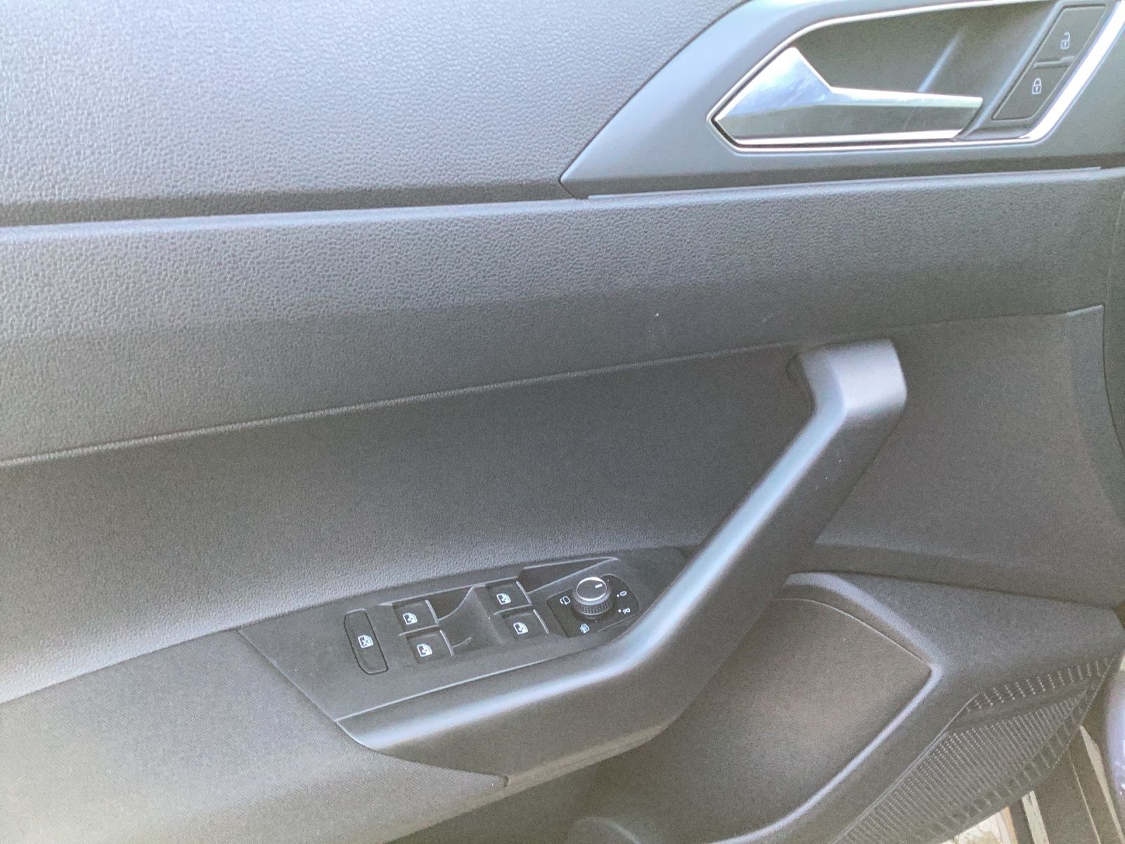 Fahrzeugabbildung Volkswagen Taigo TSI R-Line, MATRIX ACC AID NAVI PDC SHZ
