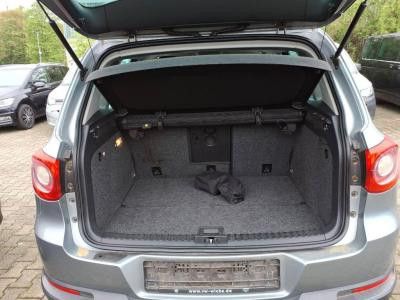 Fahrzeugabbildung Volkswagen Tiguan Team AHK Ambiente-Paket GRA SHZ PDC