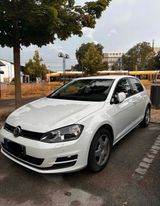 Volkswagen Golf 7 1.6 TDI (TÜV neu, wenig km, sparsam) - Volkswagen Golf mit Diesel-Antrieb: Standheizung, Limousine, 1.6