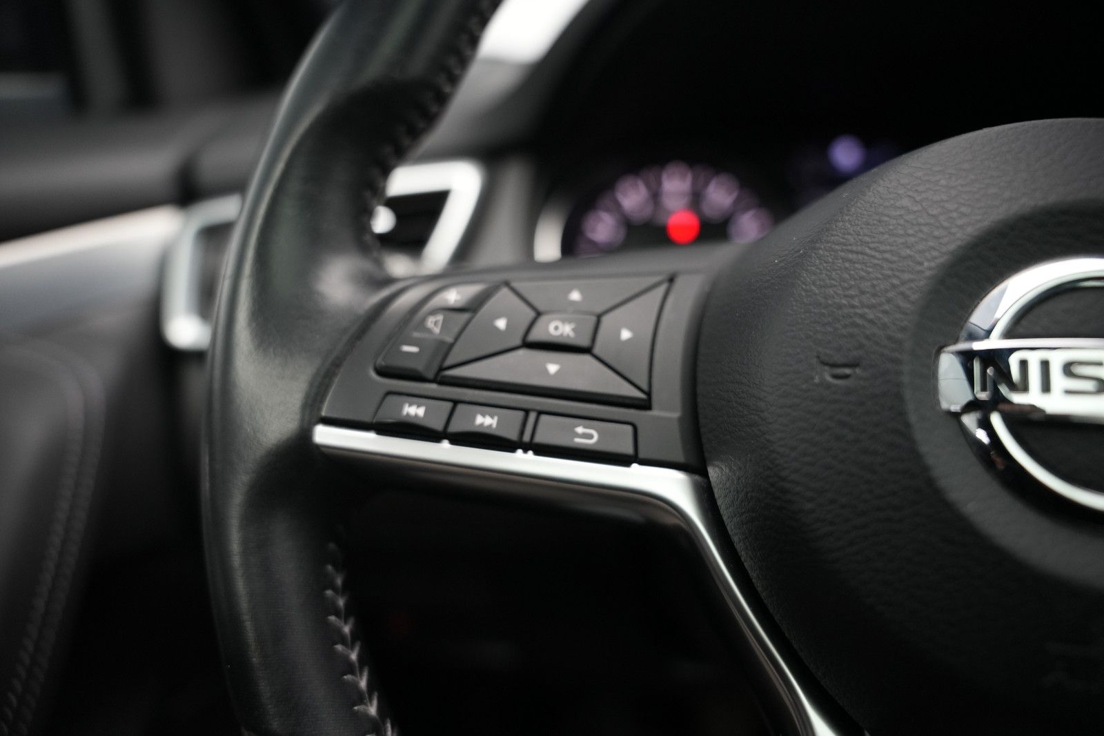 Fahrzeugabbildung Nissan Qashqai Tekna /GLASDACH/360°/MEMORY/NAVI