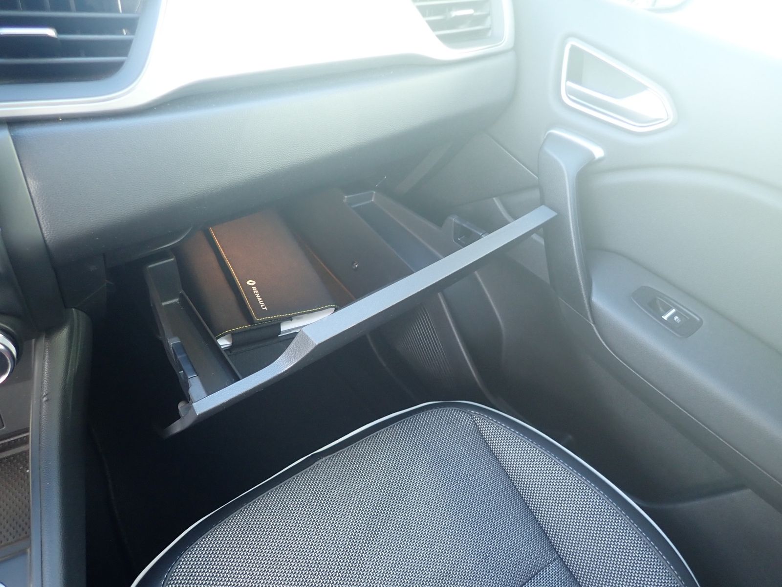Fahrzeugabbildung Renault Captur Intens TCe 130 EDC