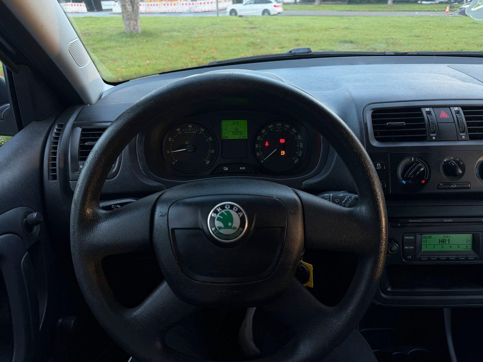 Skoda Fabia 2012 — photo 10