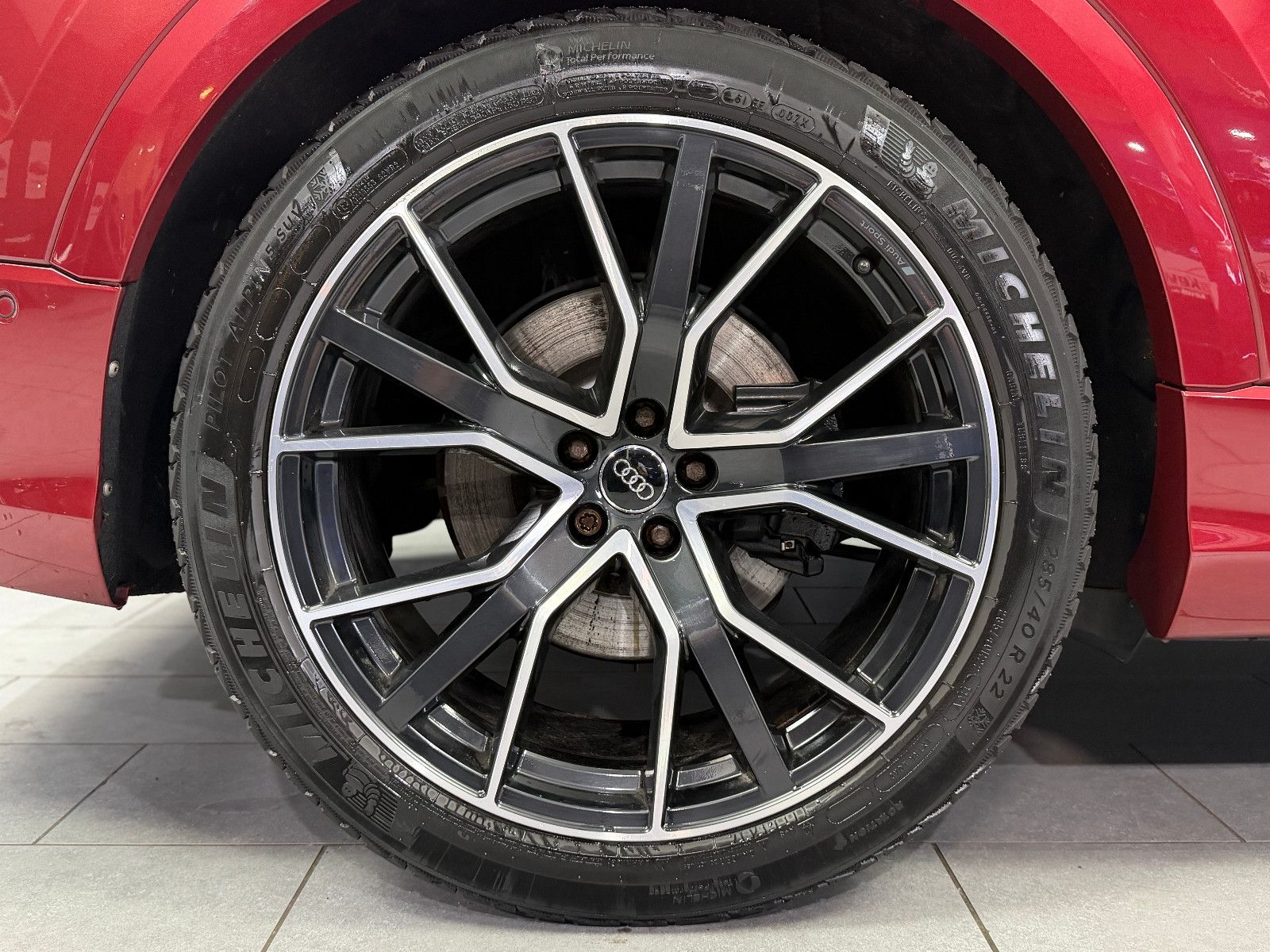 Fahrzeugabbildung Audi SQ8 4.0 TDI quattro|3D BANG&OLUFSEN|RS-SITZE|AHK