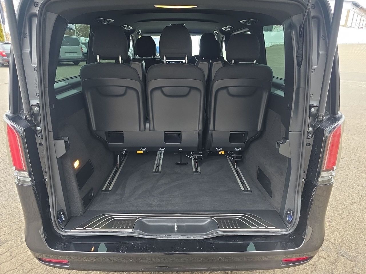 Fahrzeugabbildung Mercedes-Benz V 300 d Style Navi*360 Kamera*AHK*7-Sitzer*Easy-