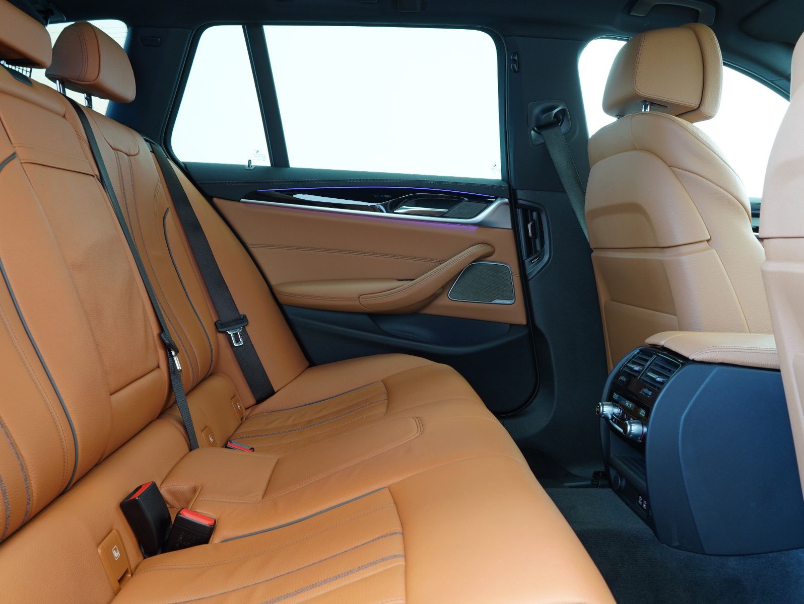 Fahrzeugabbildung BMW 520 i Touring  Luxury Line H&K/KAMERA/LM19"