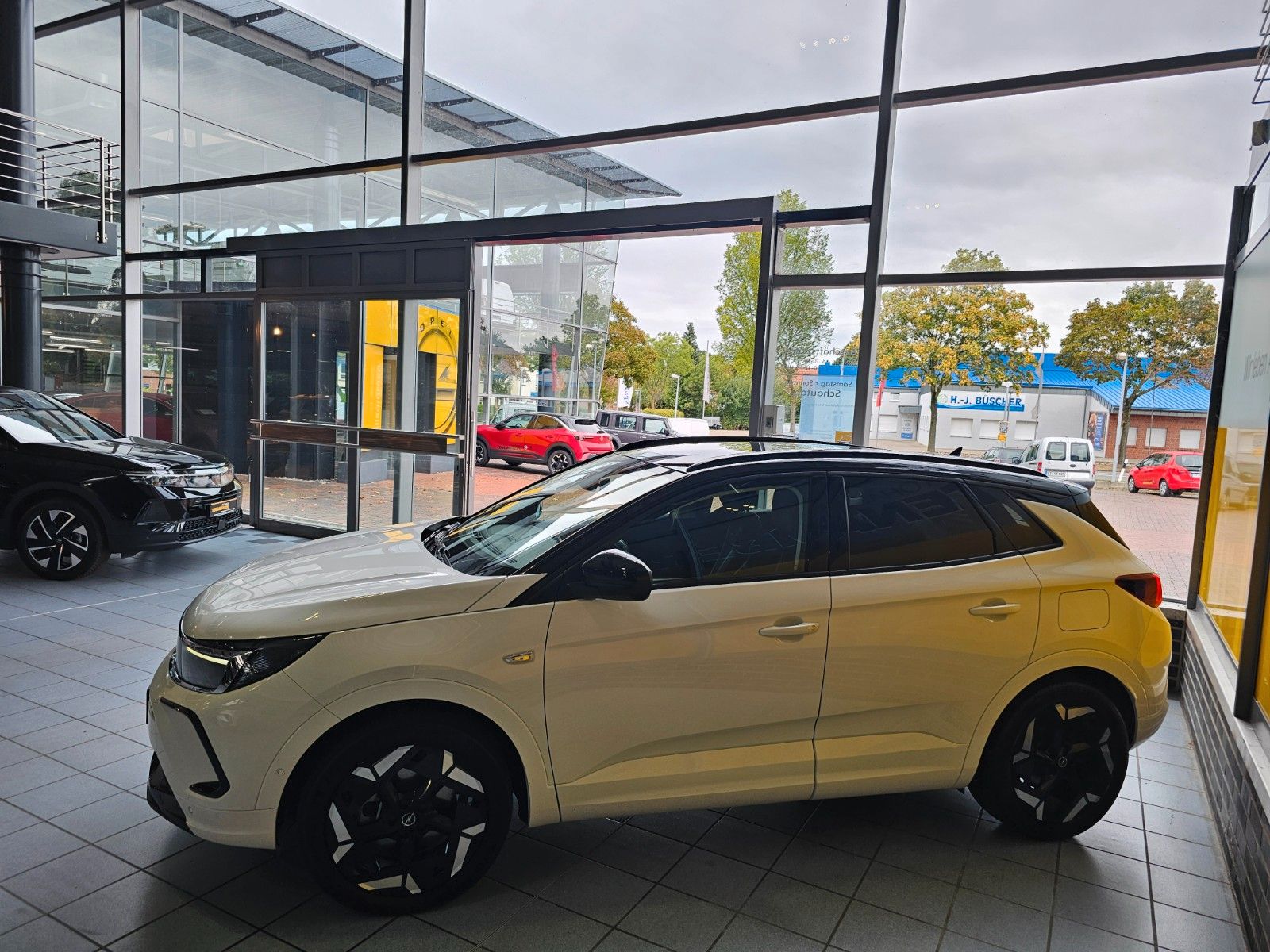 Opel Grandland GSe Plug-in Hybrid 4 Voll-LED ACC AHK imagem 3