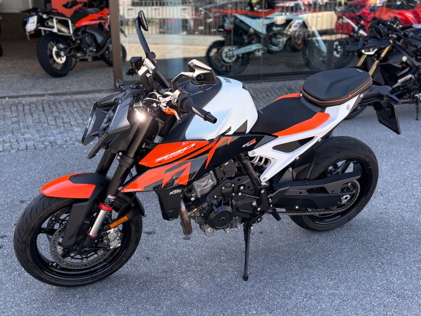 Fahrzeugabbildung KTM 990 Duke Modell 2026