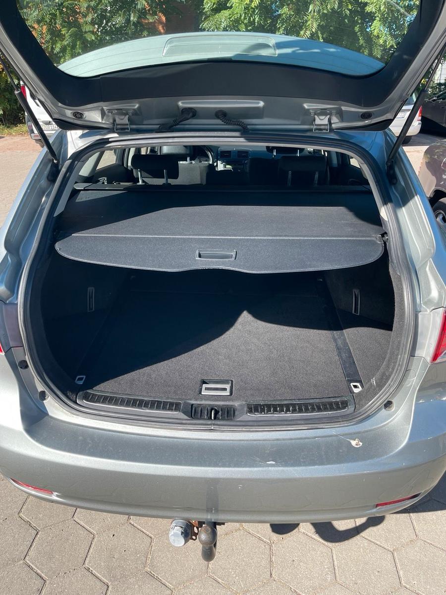 Toyota Avensis 2010 — photo 9