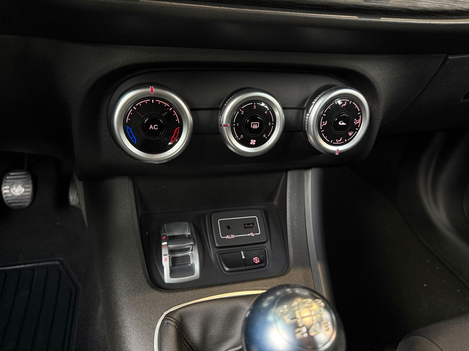 Fahrzeugabbildung Alfa Romeo Giulietta Basis KLIMA NAVI