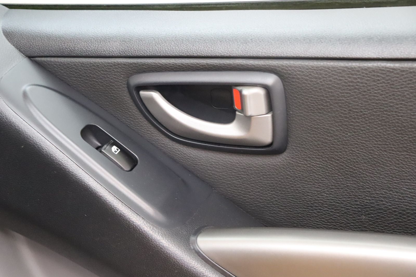 Fahrzeugabbildung Hyundai H-1 2.5CRDi Starex * RFK * Lenkradhzg. * Navi