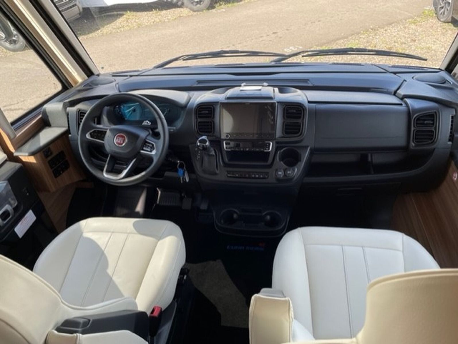 Fahrzeugabbildung Eura Mobil Integra 760 QF Automatik, Leder, LuminaryPlus