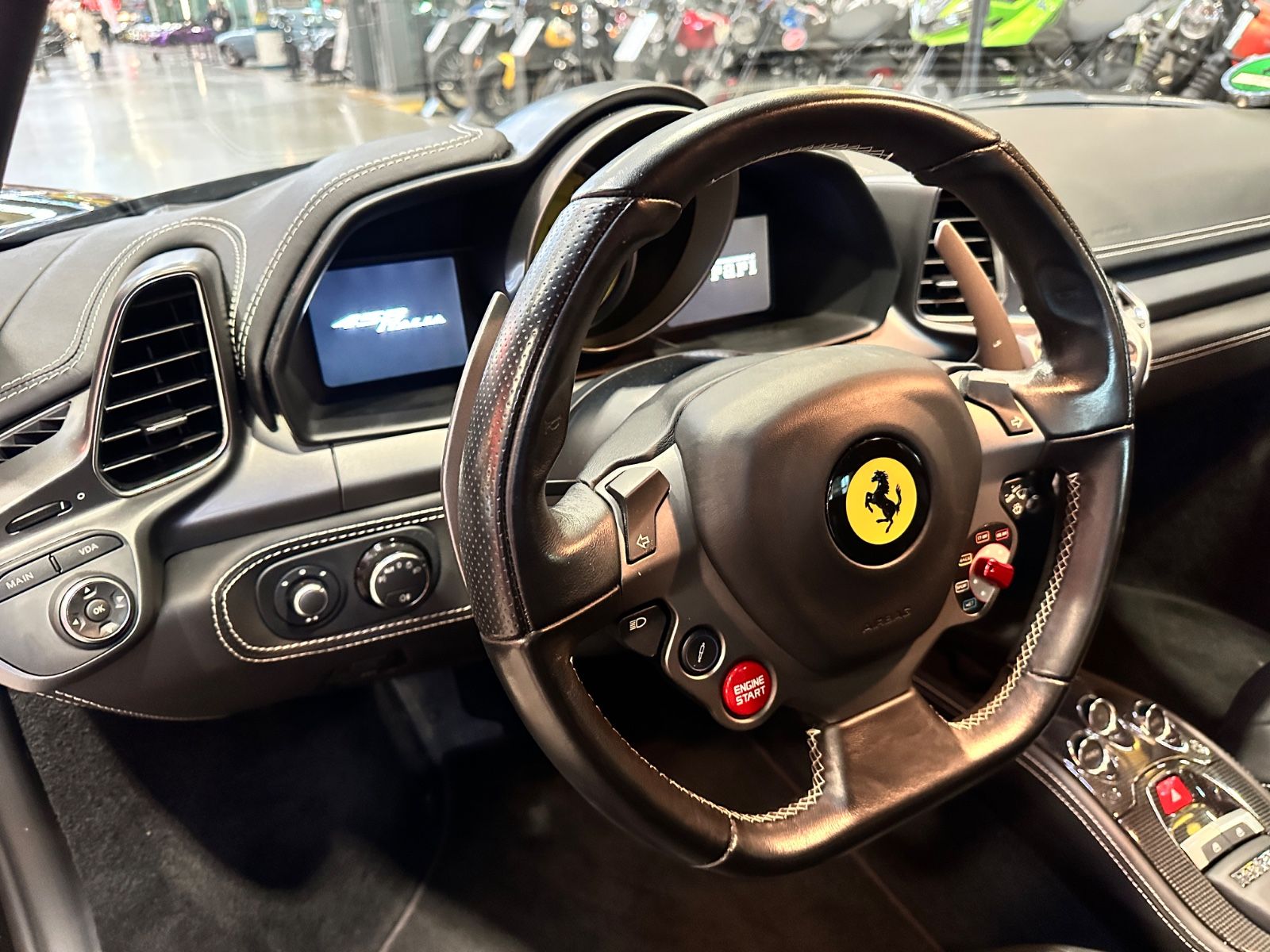 Fahrzeugabbildung Ferrari 458 Italia*dt. Auto*Carbon*AFS*