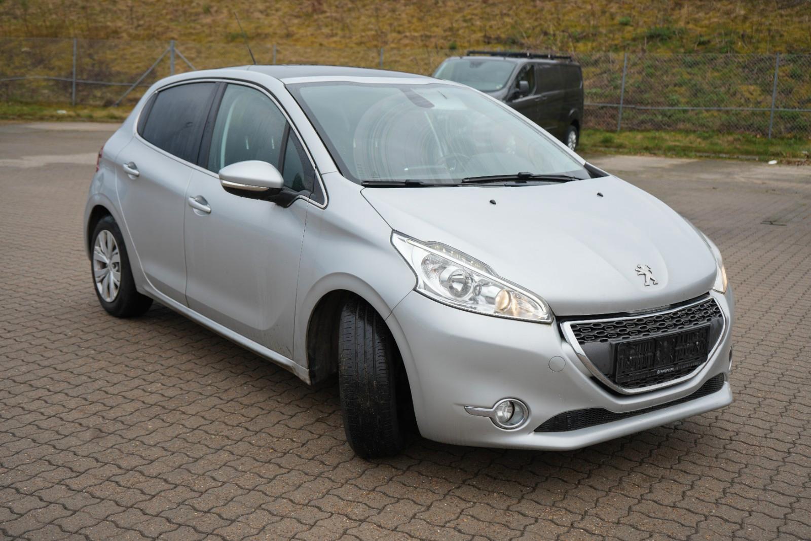 Peugeot 208 Allure Sky