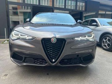 Alfa-Romeo Stelvio - 2