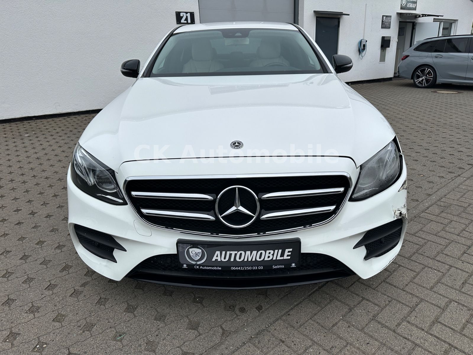 Fahrzeugabbildung Mercedes-Benz E 300 Lim. AMG-Line/Navi/Leder/Kamera/Burmester