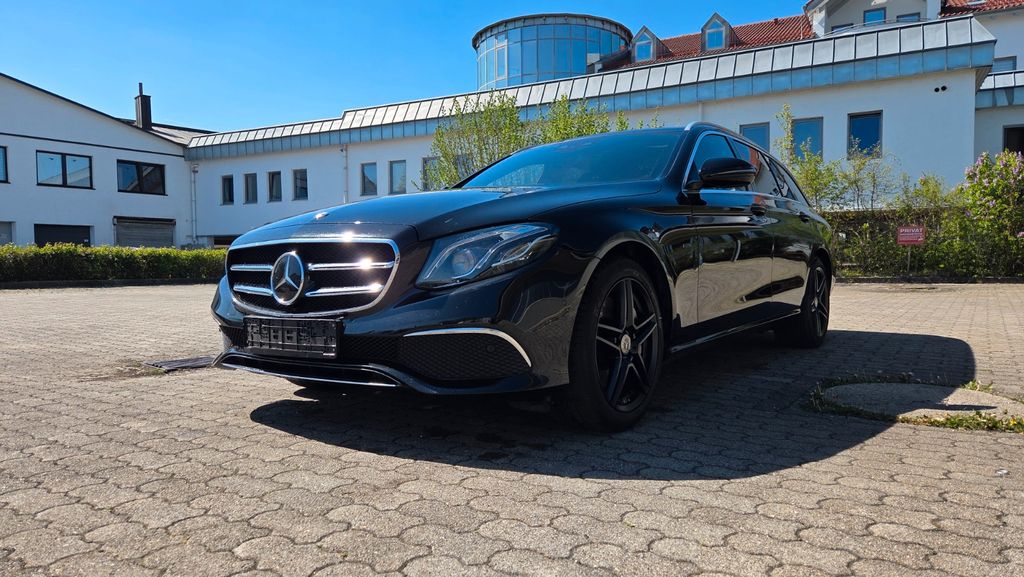 Image of Mercedes-Benz E 300