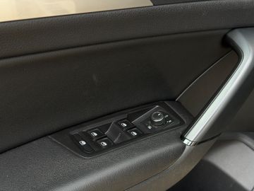 Volkswagen Touran - 10