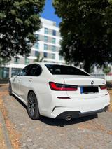 BMW 320i M Sport Automatik - BMW 320 in Duisburg