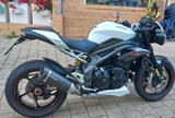 Triumph Speed Triple RS weiß / carbon - Offers matching your search criteria