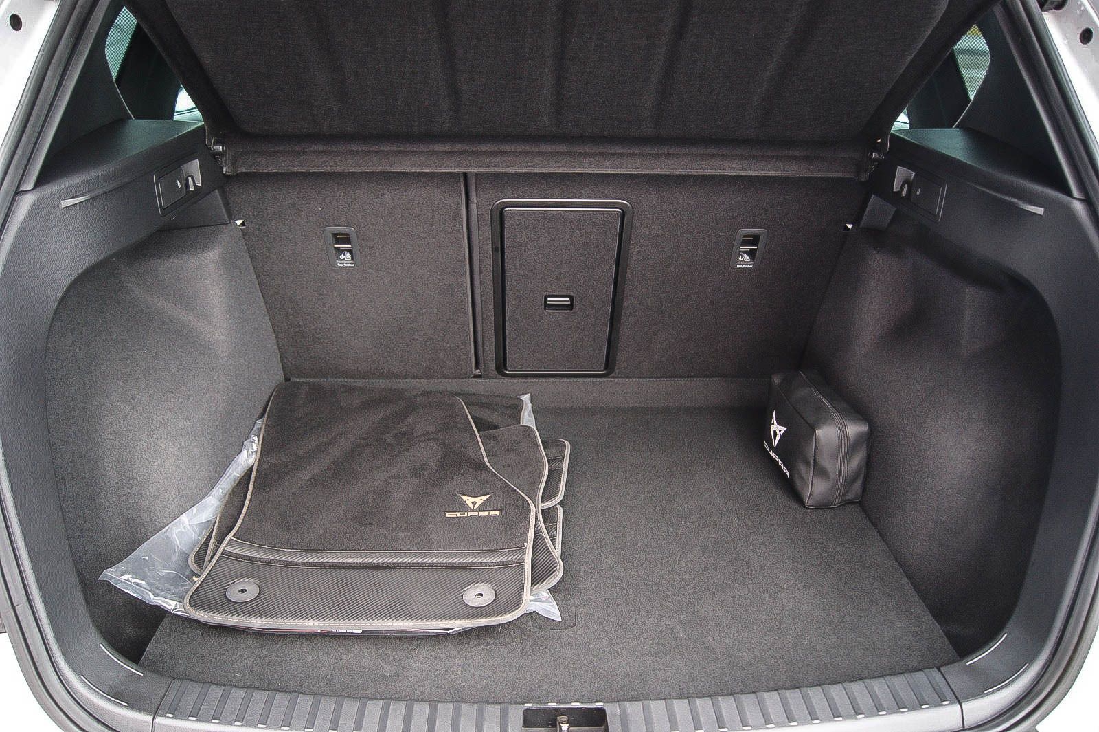 Fahrzeugabbildung CUPRA Ateca 2.0i 4Drive TRAILASSYST SCHIEBEDACH BEATS