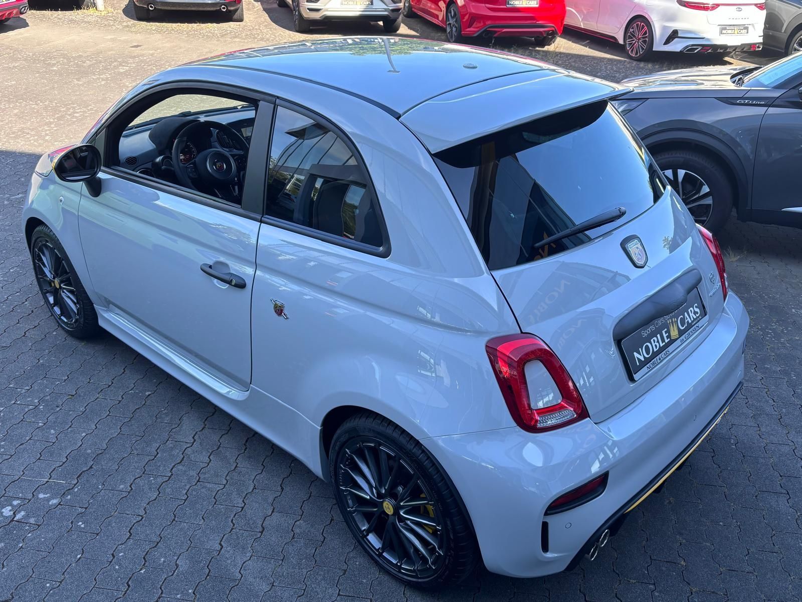 Fahrzeugabbildung Abarth 695 Competizione BEATS SOUNDSYSTEM NAVI ALU