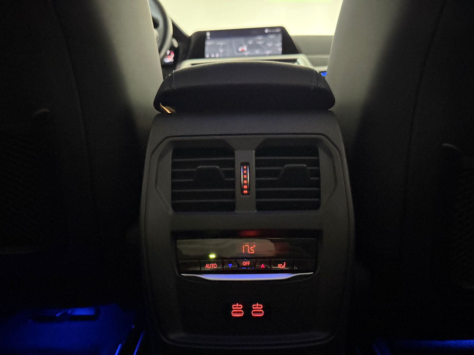 Fahrzeugabbildung BMW 330 i M SPORT/Hi-FI/VRTL COCKPIT/LASER/19% MwSt.