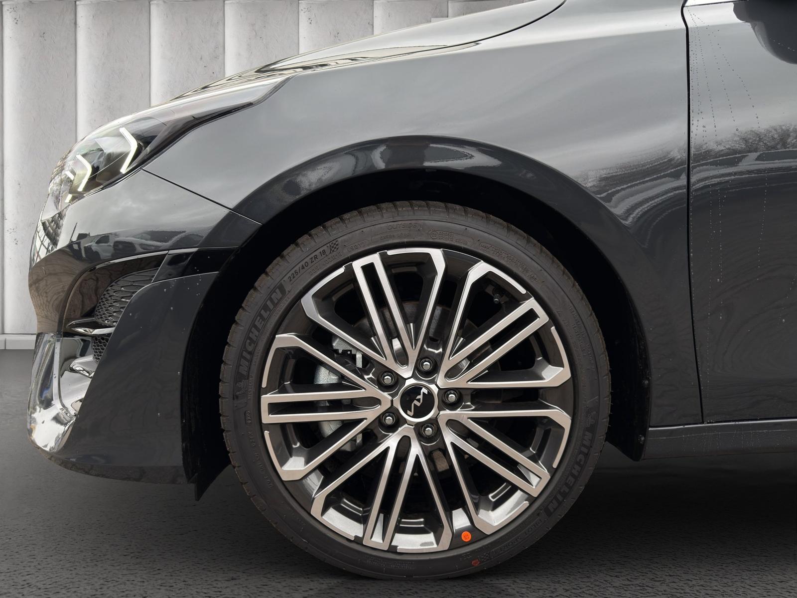 Kia cee'd GT-line 1.5 T-GDI DCT SW Kombi. 103 kW. 5-