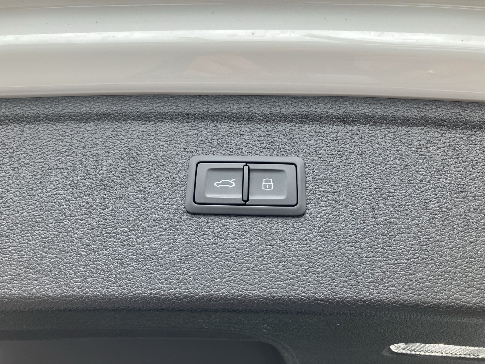 Fahrzeugabbildung Audi Q5 50 TDI qu S line LED Navi ACC AVC APP SHZ 20"