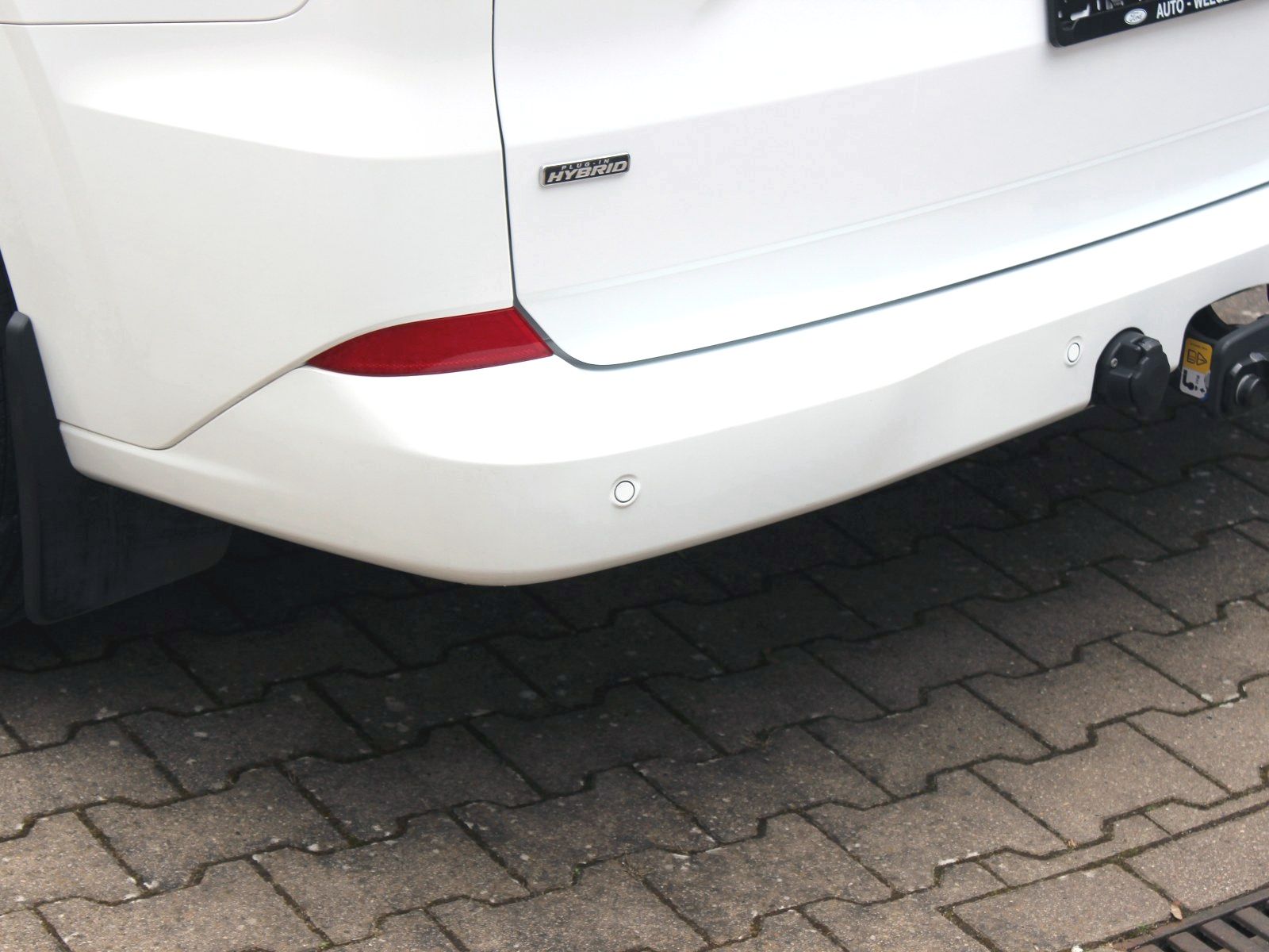 Fahrzeugabbildung Ford Tourneo Custom Plug-in Hybrid 340 L1 Titanium