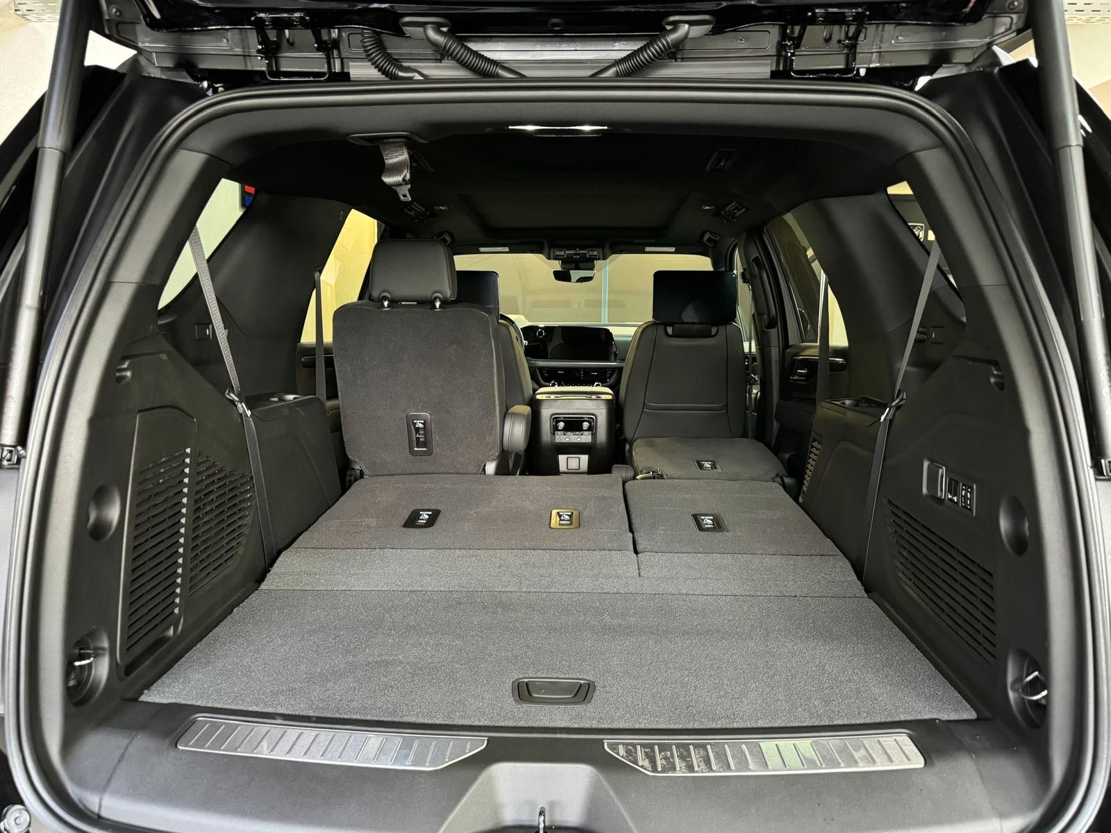 Fahrzeugabbildung Chevrolet 2026 TAHOE 6.2 ECOTEC RST 4x4-24"-ENTERTAINMENT