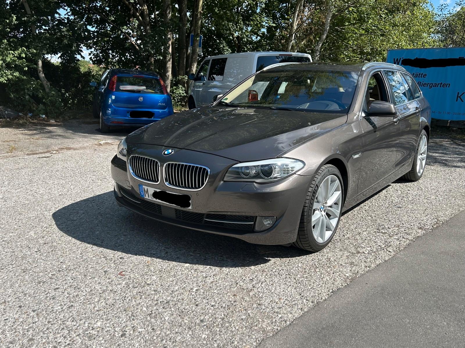 BMW 530d Touring HUD ACC Comfort Massagesitze