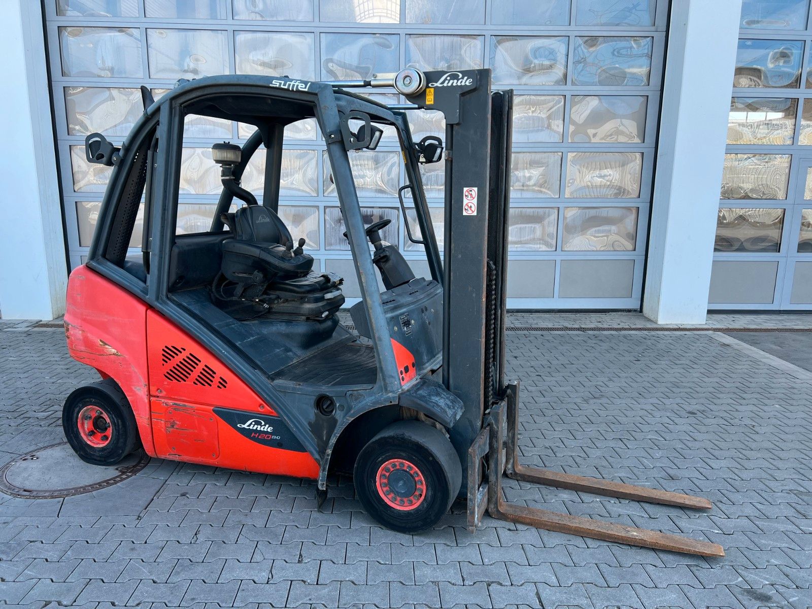 Fahrzeugabbildung Linde H20D-02/600 / 3m / 5.145h / Diesel