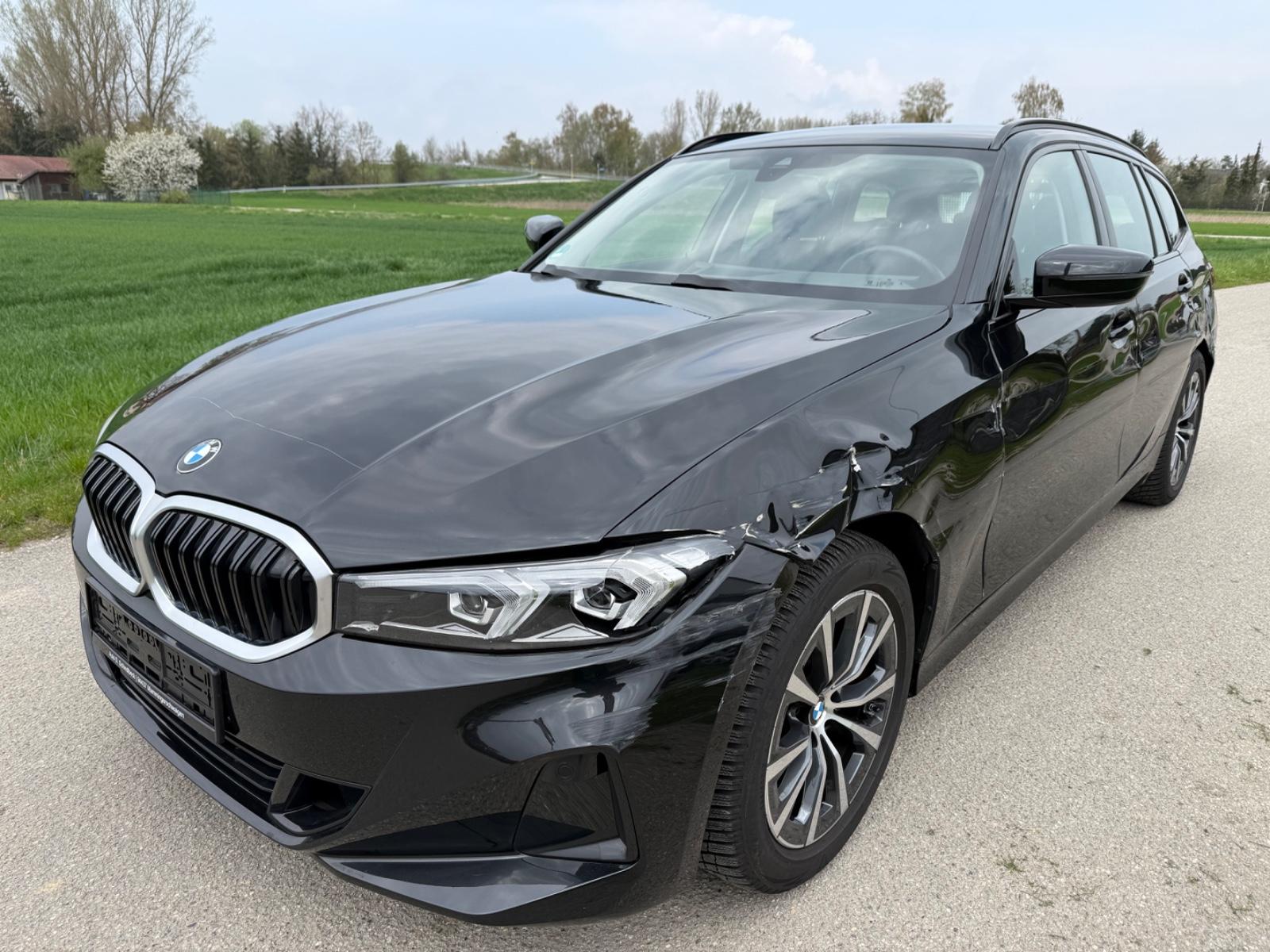 BMW 320i Touring Aut./Navi/Sportsitz/Kurved/Temp.