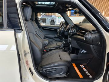 MYAUTOCENTER – Gebraucht- und Jahreswagen mit Werkstattservice in Pfaffenhofen MINI Mini 5-trg. Cooper D *Navi*Pano*