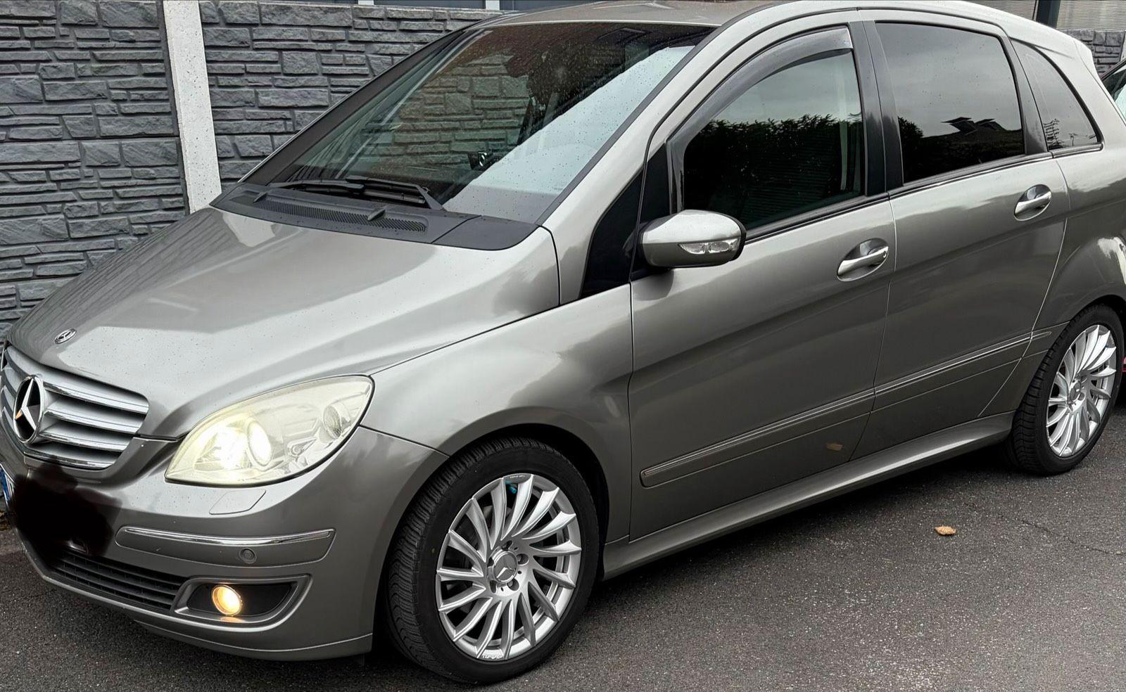 Mercedes-Benz B 200